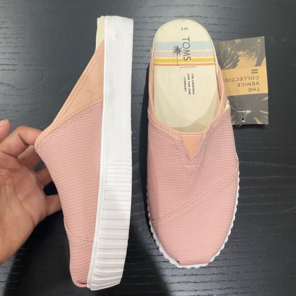 Tom’s Slip On Platform Canvas Baby Pink Sneaker Shoes Women's Size 8.5 Wide - Picture 1 of 6